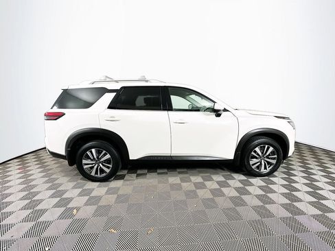 Certified 2024 Nissan Pathfinder SL AWD/4WD image 12