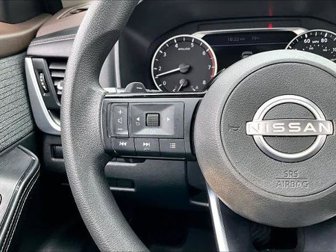 Certified 2023 Nissan Rogue SV FWD image 24