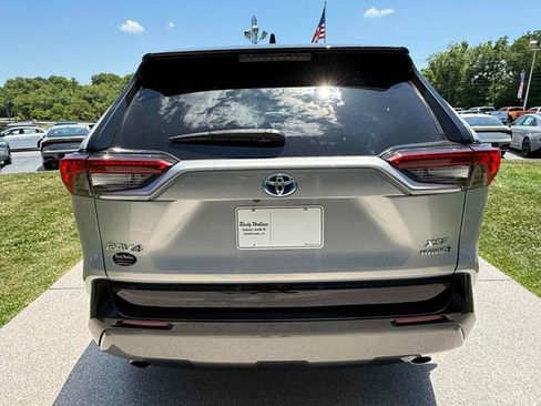 Used 2021 Toyota RAV4 XSE AWD/4WD image 21