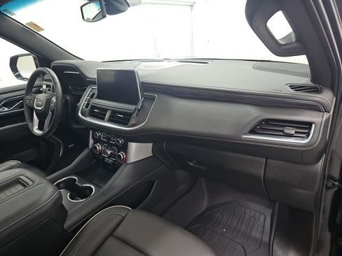 Used 2022 GMC Yukon SLT w/ SLT Luxury Package image 11