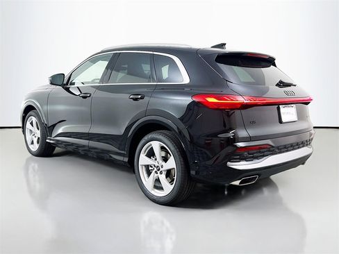 New 2025 Audi Q5 Prestige image 5