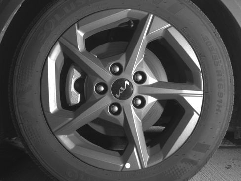 Used 2025 Kia K4 LXS image 12