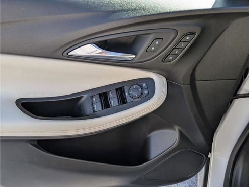 Used 2024 Buick Encore GX Avenir image 19