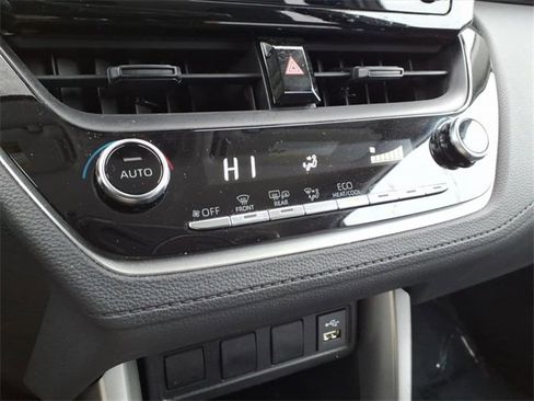 Certified 2022 Toyota Corolla Cross LE image 20