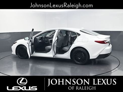 Used 2026 Toyota Camry LE image 37