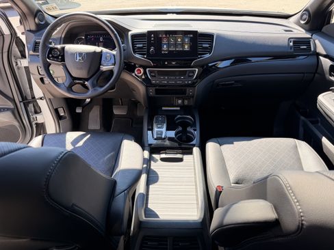 Used 2022 Honda Passport Elite image 16