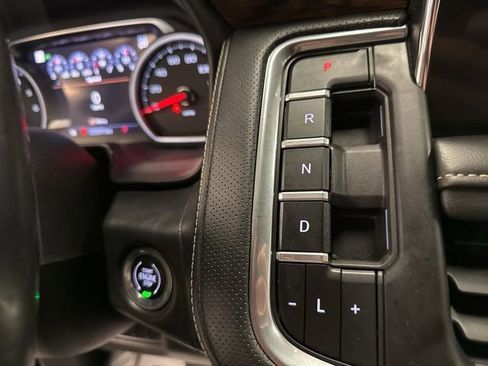 Used 2021 Chevrolet Tahoe Premier AWD/4WD image 16