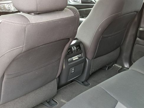 Used 2018 Nissan Pathfinder S AWD/4WD image 28