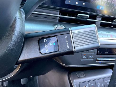 Used 2024 Hyundai Kona Limited image 32