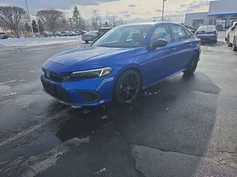 Certified 2024 Honda Civic Sport image 3