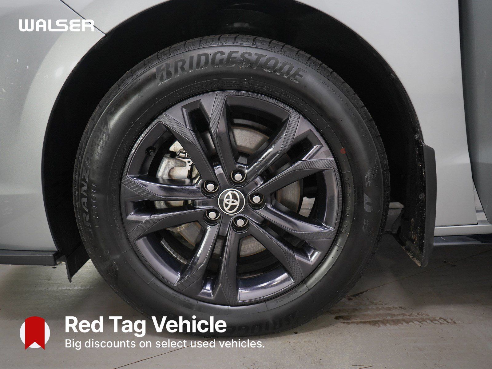 Used 2025 Toyota Sienna XSE AWD/4WD image 30