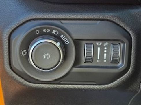 Used 2021 Jeep Wrangler Unlimited Rubicon image 11