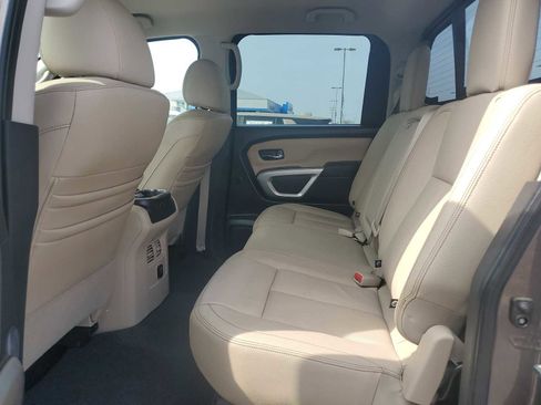 Used 2018 Nissan Titan SL image 13