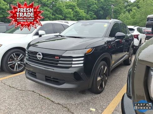Used 2025 Nissan Kicks SR FWD image 1