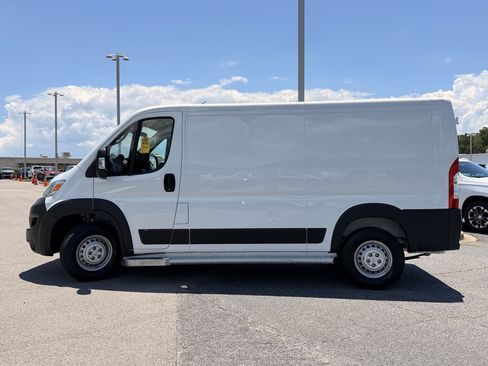 Used 2025 RAM ProMaster 2500 w/ U-Haul Equipment Group FWD image 16