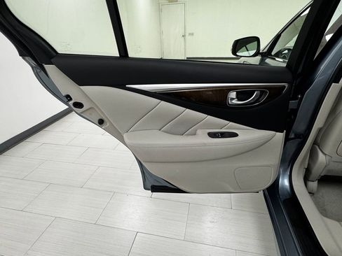 Used 2019 INFINITI Q50 Luxe w/ Essential Package (3.0T Luxe) image 11