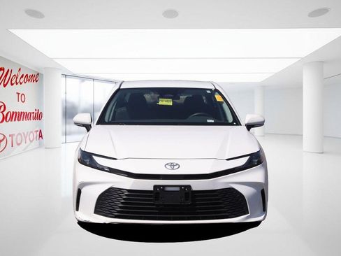 Used 2025 Toyota Camry LE image 4