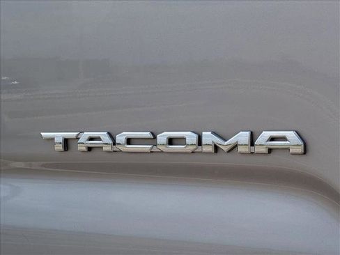 Used 2019 Toyota Tacoma SR5 image 22