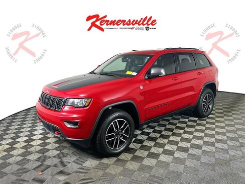 Used 2020 Jeep Grand Cherokee Trailhawk image 3