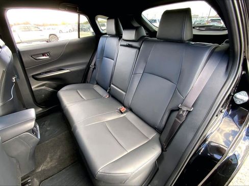 Certified 2024 Toyota Venza XLE image 20