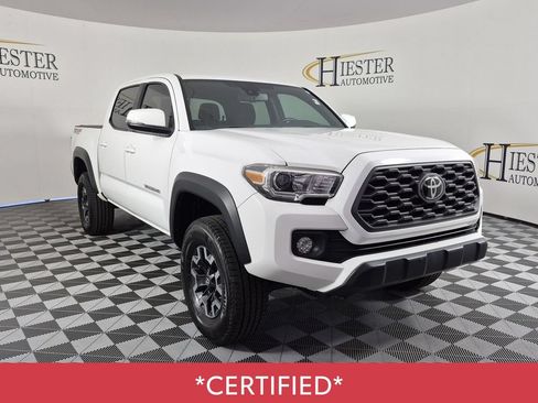 Used 2020 Toyota Tacoma TRD Off-Road AWD/4WD image 2