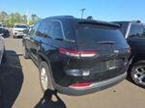 Used 2024 Jeep Grand Cherokee Laredo X w/ Trailer Tow Package AWD/4WD image 4