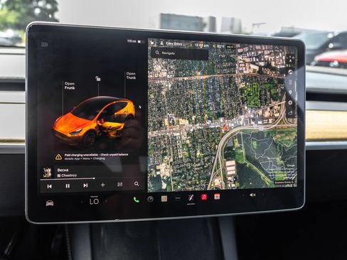 Used 2022 Tesla Model Y Long Range AWD/4WD image 16