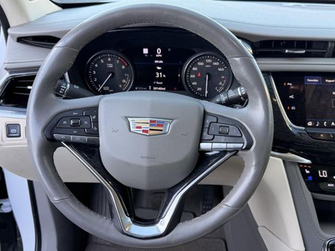 Used 2023 Cadillac XT6 Premium Luxury w/ Technology Package FWD image 20