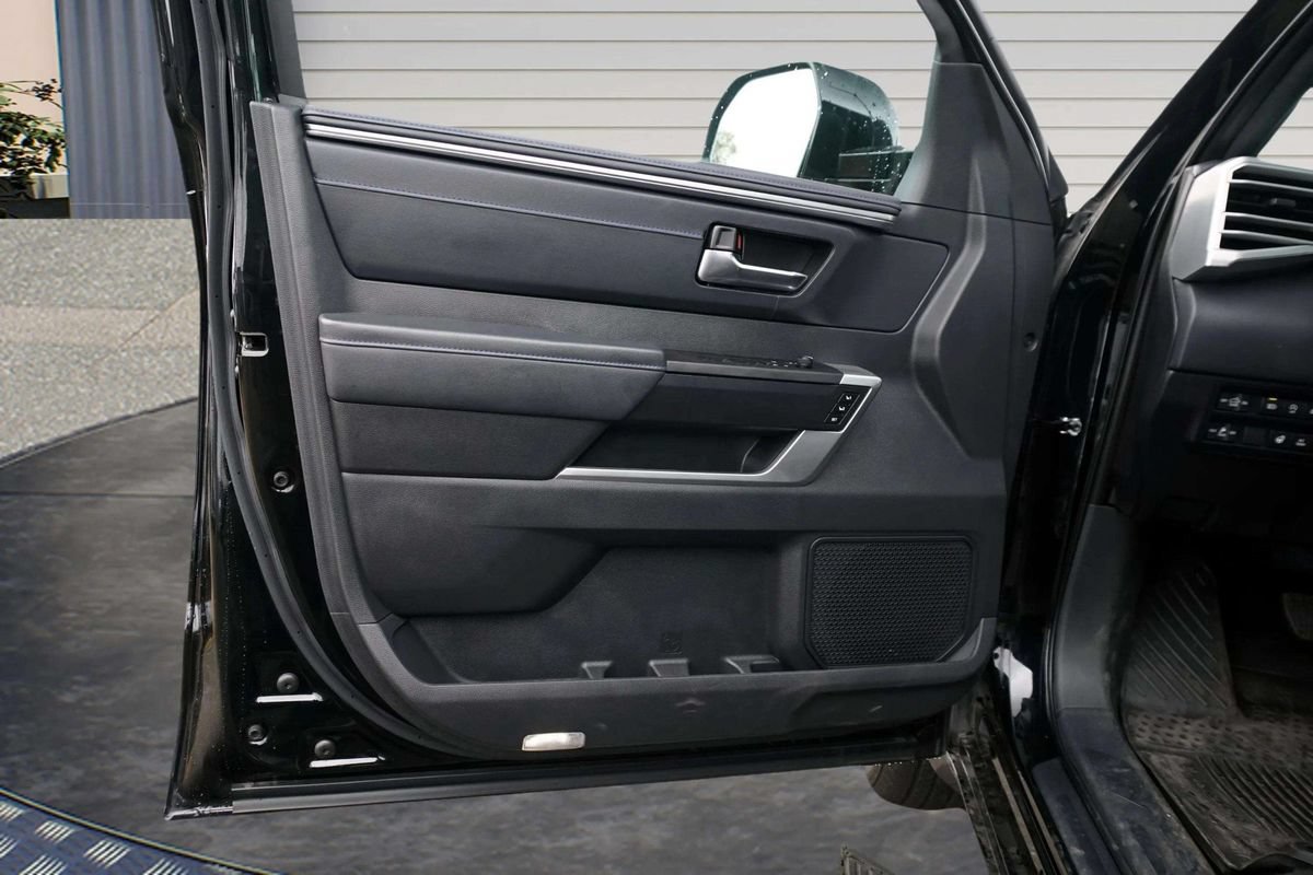 Used 2024 Toyota Tundra Platinum AWD/4WD image 13