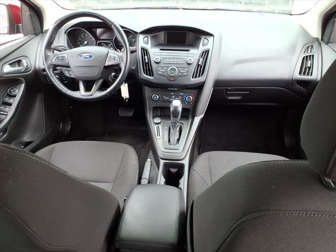 Used 2015 Ford Focus SE w/ SE Sport Package image 11