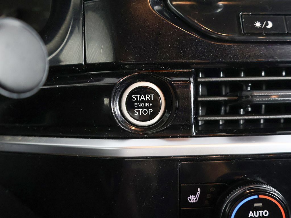 Used 2024 Nissan Pathfinder SL AWD/4WD image 43