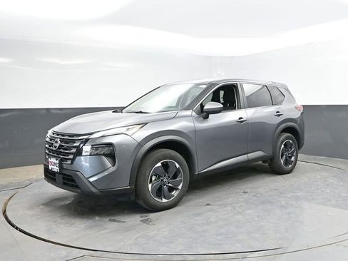 Used 2025 Nissan Rogue SV AWD/4WD image 5