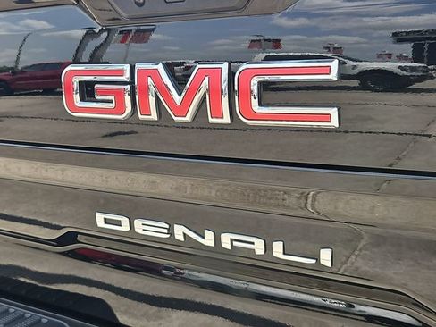 Used 2025 GMC Sierra 1500 Denali w/ Denali Reserve Package AWD/4WD image 10