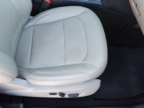 Used 2019 Ford Explorer Limited image 23