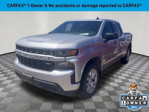 Used 2022 Chevrolet Silverado 1500 Custom w/ Safety Confidence Package AWD/4WD image 2