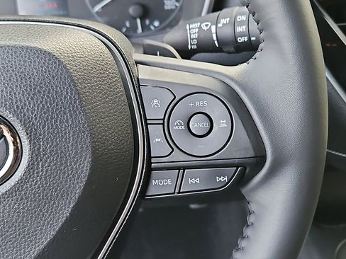 Used 2023 Toyota Corolla SE image 23