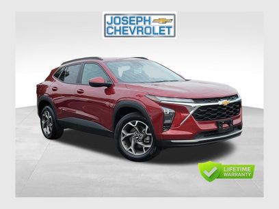 Used 2025 Chevrolet Trax LT