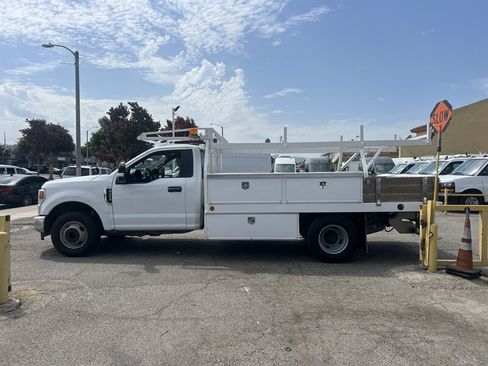 Used 2020 Ford F350 XL w/ Power Equipment Group RWD image 4