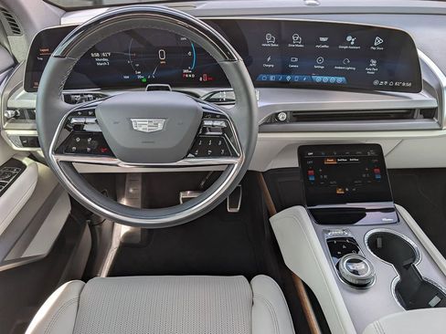 New 2026 Cadillac Vistiq Sport image 16