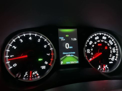 Used 2022 Toyota RAV4 XLE w/ Convenience Package image 16