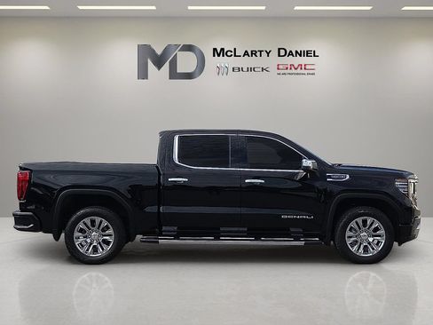 Used 2024 GMC Sierra 1500 Denali w/ Technology Package AWD/4WD image 15