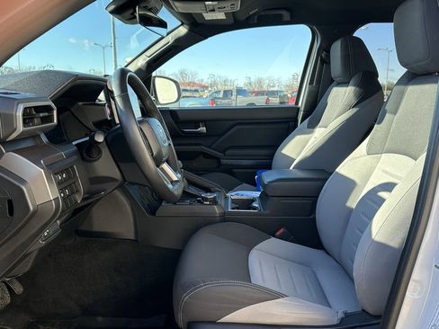 Used 2024 Toyota Tacoma SR5 image 9