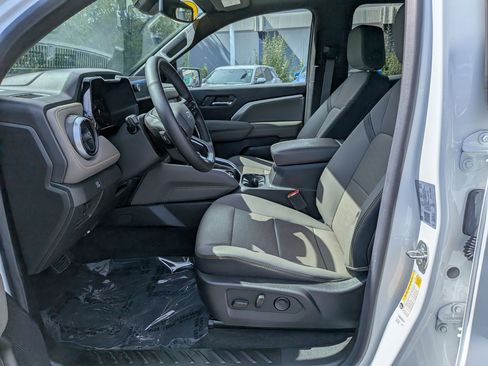 Certified 2026 Chevrolet Colorado ZR2 w/ Technology Package AWD/4WD image 26