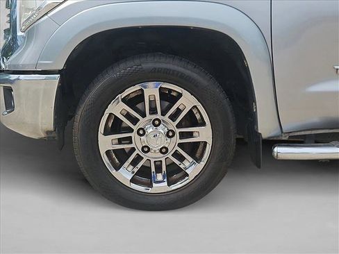 Used 2016 Toyota Tundra SR5 w/ SR5 Upgrade Package RWD image 21