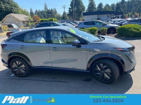 Used 2023 Nissan Ariya AWD image 11