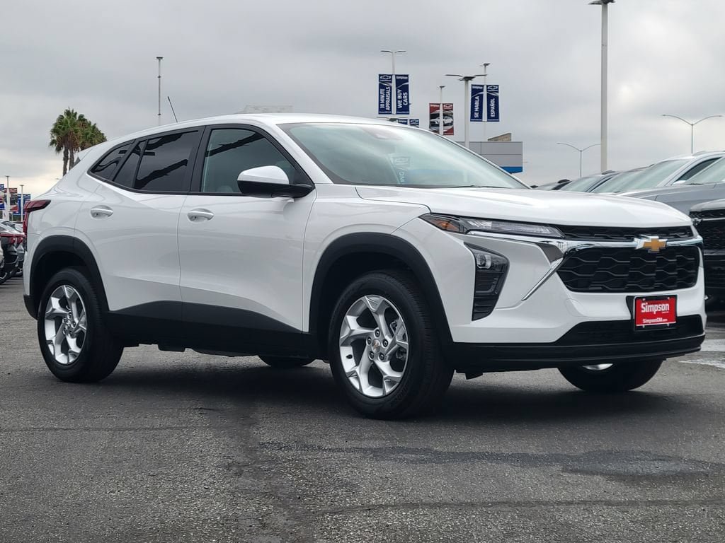 New 2026 Chevrolet Trax LS w/ LS Convenience Package FWD image 25