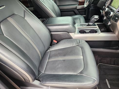 Used 2017 Ford F150 Platinum w/ Equipment Group 701A Luxury image 14