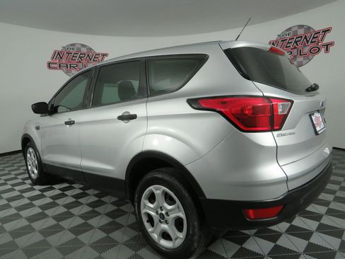 Used 2019 Ford Escape S image 5