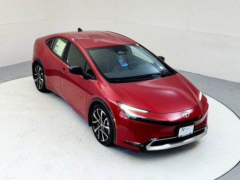 New 2026 Toyota Prius Plug-In Hybrid FWD image 9