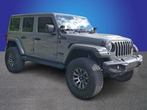 Used 2021 Jeep Wrangler Unlimited Sahara AWD/4WD image 3